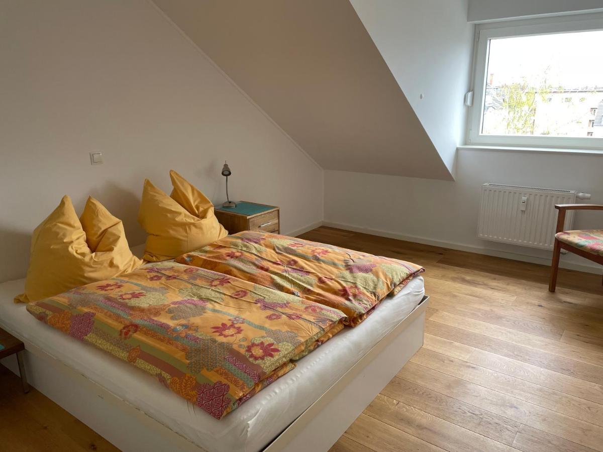 Apartment Ferienwohnung II Bonn Sternenburgstrasse 51 *
